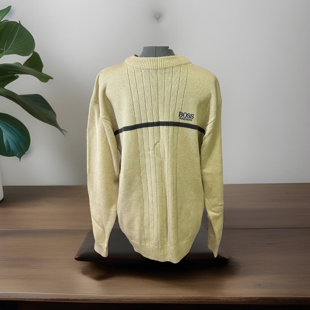 Men’s Crew Neck Sweater Size XL By D Collection.